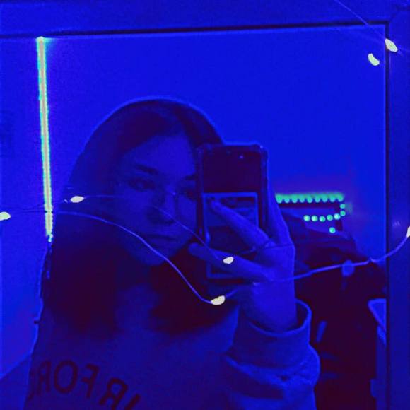 Meet your Posher, Natacha - Picture 1 of 1